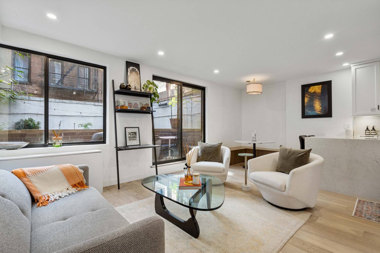 EAST VILLAGE BESPOKE TRIPLEX NEWLY RENOVATED TO PERFECTION !