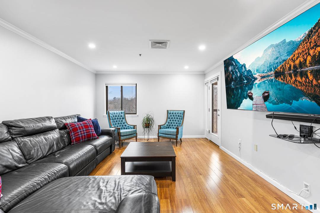 Welcome to 1633 Washington Blvd, Unit 3D, a beautifully appointed 2 bedroom, 2 bath condo offering comfort, convenience, and a prime Stamford location.