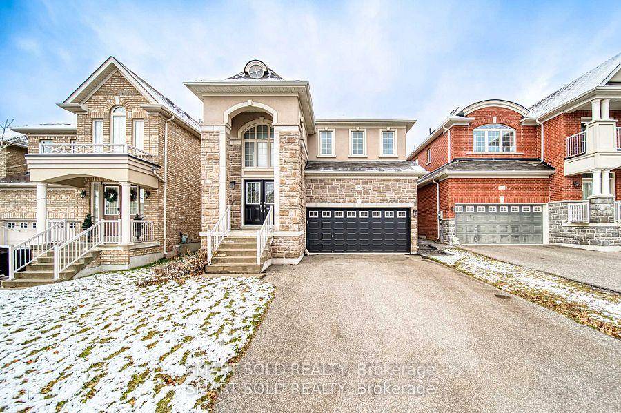 Immaculate Detached Home For Rent !