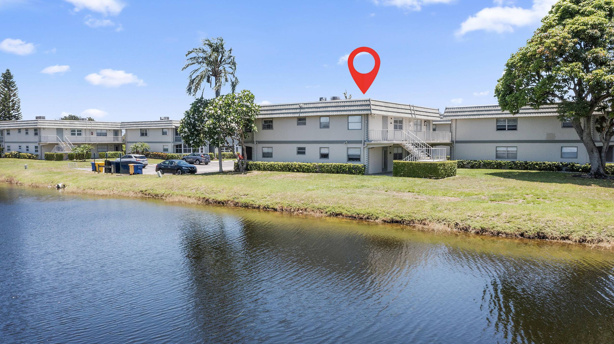 Waterfront Elegance 2BR 2BA in King's Point Golf Country Club 55 Resort Lifestyle.