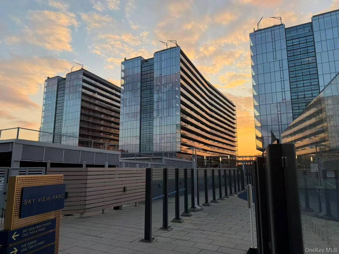 Luxury Living at SkyView Grand Three 3BR 2BA Corner Residence Discover the epitome of sophisticated urban living in this expansive 1, 439 sq.