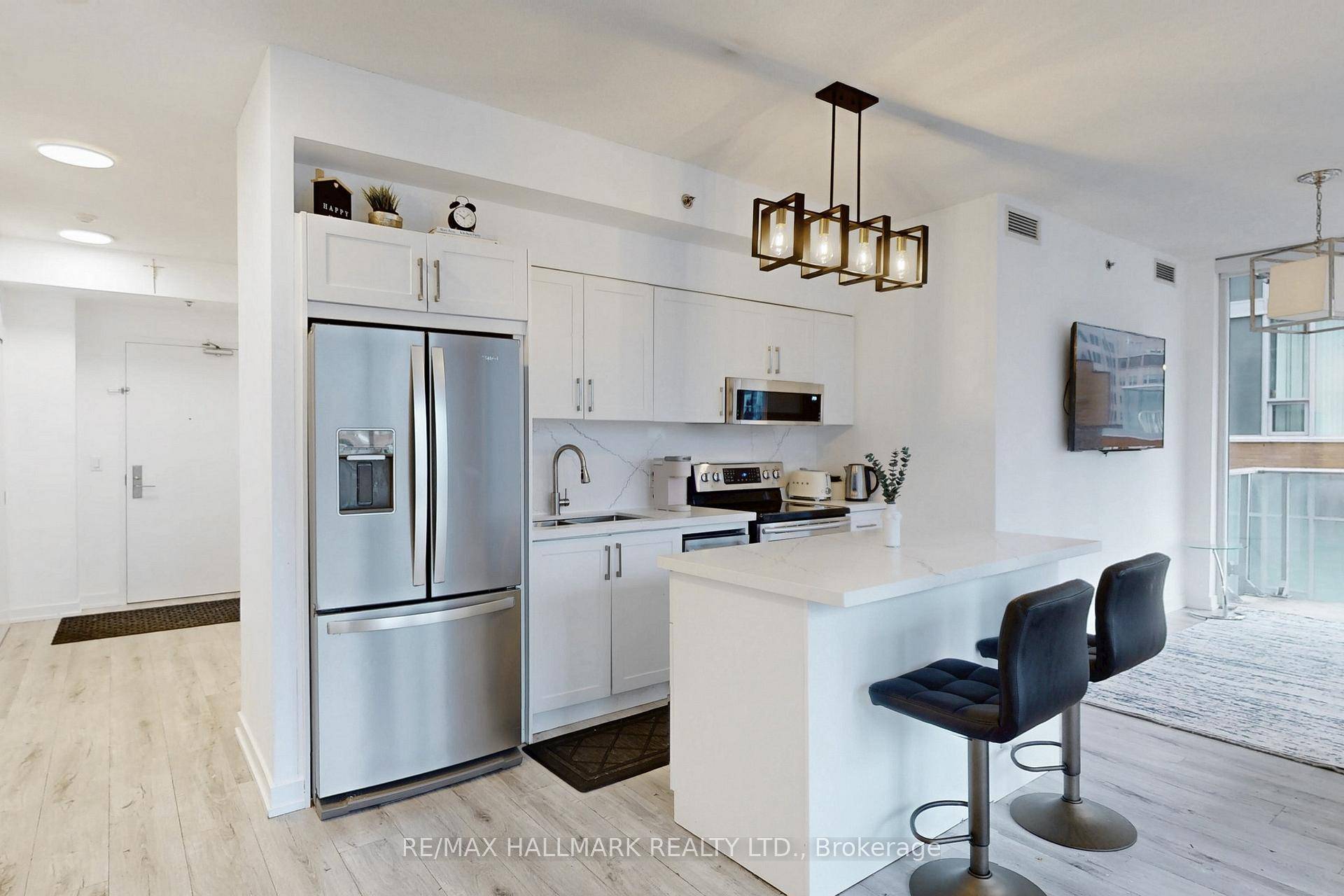 Spacious Corner Unit With Wall To Wall AND Floor To Ceiling Windows !