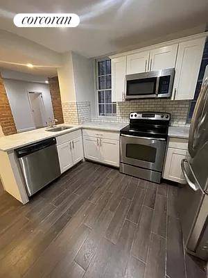 True 5 bedroom which can also easily be a 4 bedroom with the 5th bedroom used as an officeThe apartment features PRIVATE OUTDOOR GARDEN PATIO Washer Dryer in unit large ...