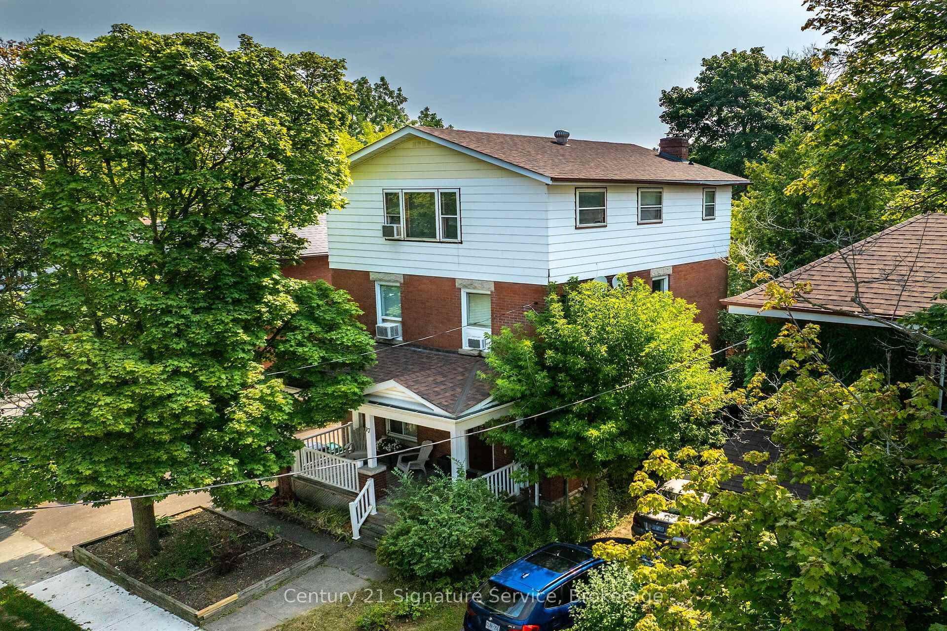 Downtown Brampton Triplex Income Ready amp ; Safety Approved !