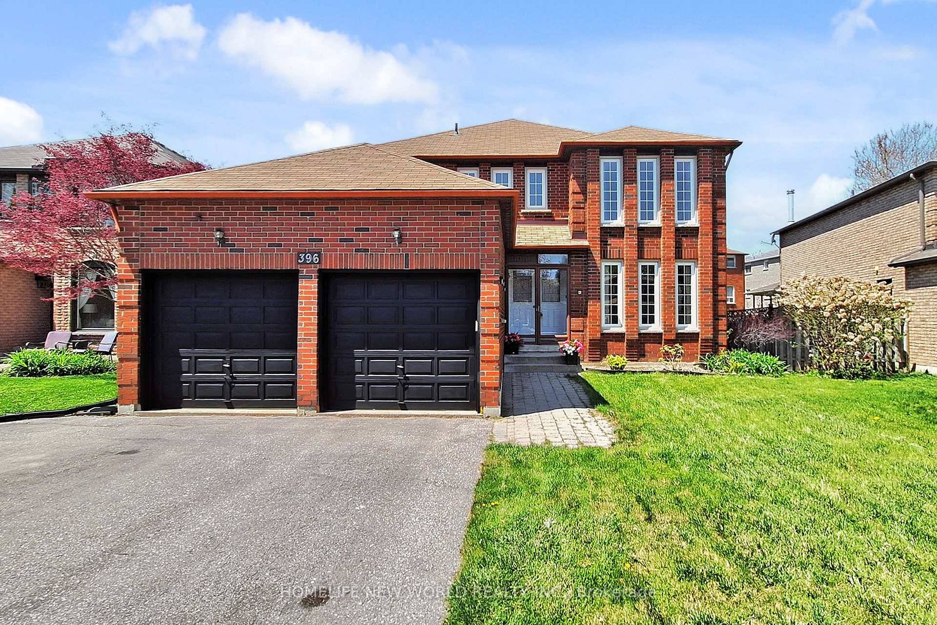 Your Dream Home Awaits ! Discover This Spacious 3000 Sqft 2 Storey Detached House, Situated On A Quiet Street In Sought After Family Neighbourhood !