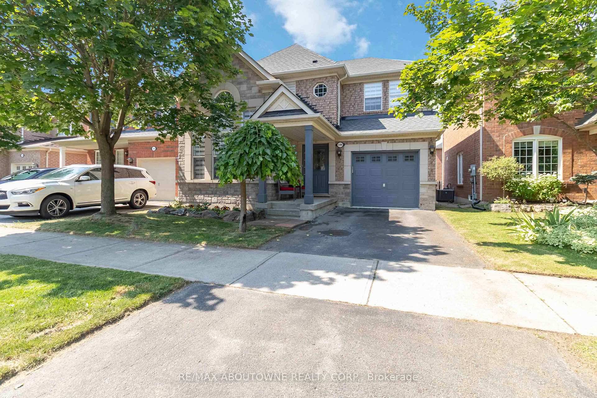Stylishly Renovated Family Home in Sought After Westmount Welcome to this beautifully updated family home, nestled on a quiet crescent in the desirable Westmount community.