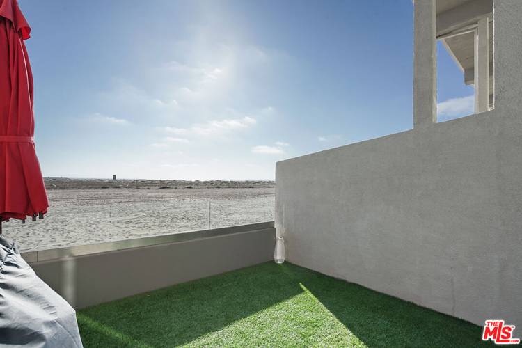 6 Voyage St 2BR Marina Del Rey La