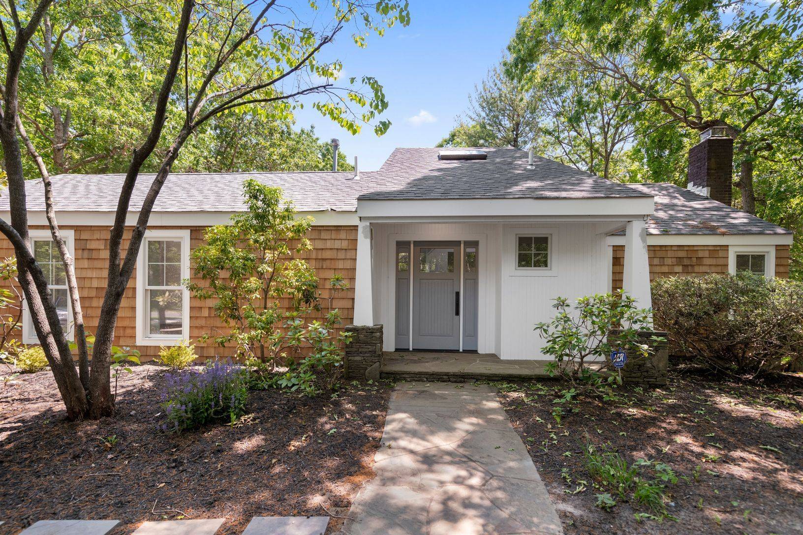 Newly Renovated Sag Harbor Home Close to Village!