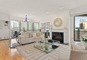 Welcome to this beautiful two storey penthouse at the prestigious Harbour Front !