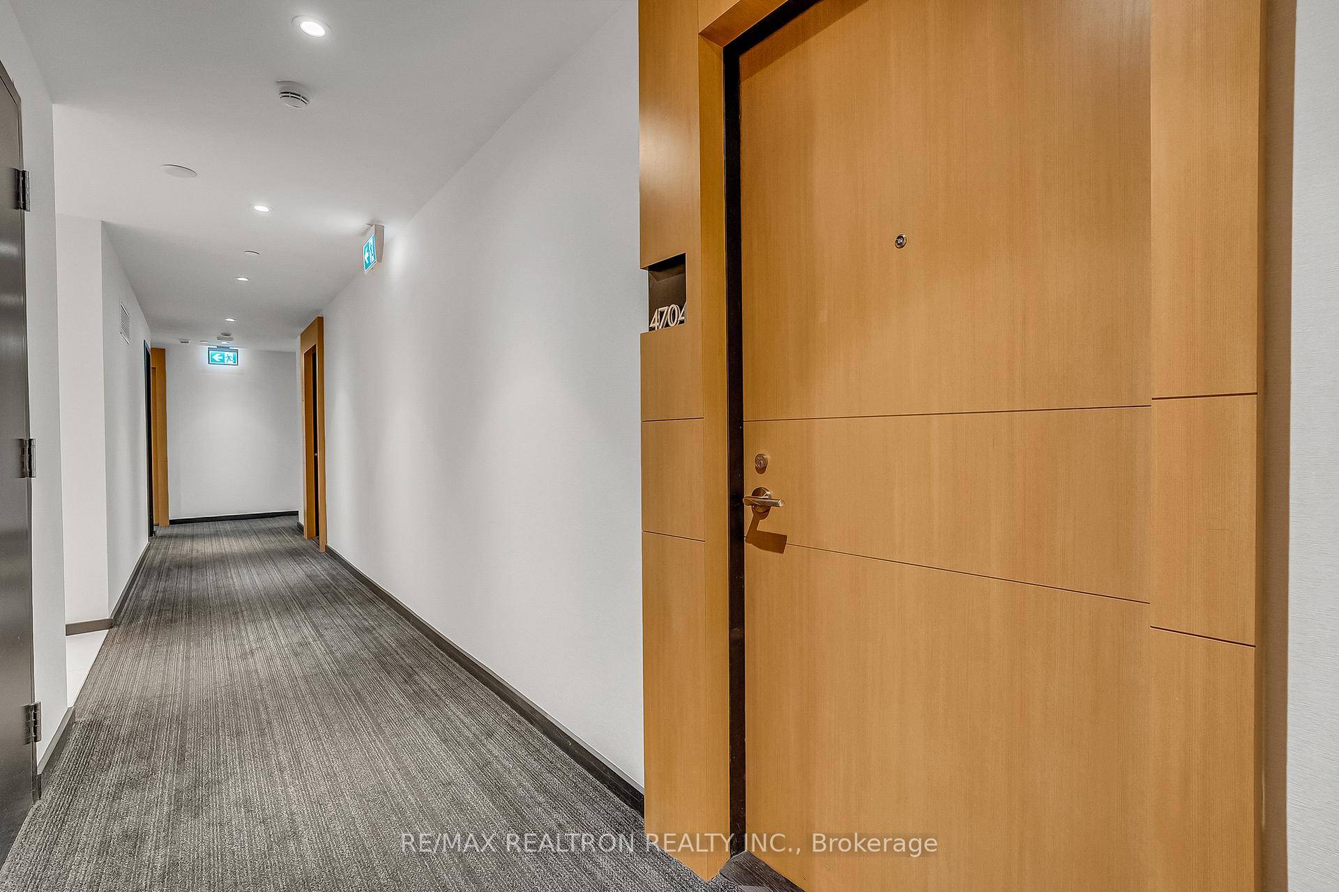 Iconic Downtown Wellesley On The Park Condos, 1 Bed Plus Den, 1 Bath, Bright Spacious South Facing Griffith Park Unit.