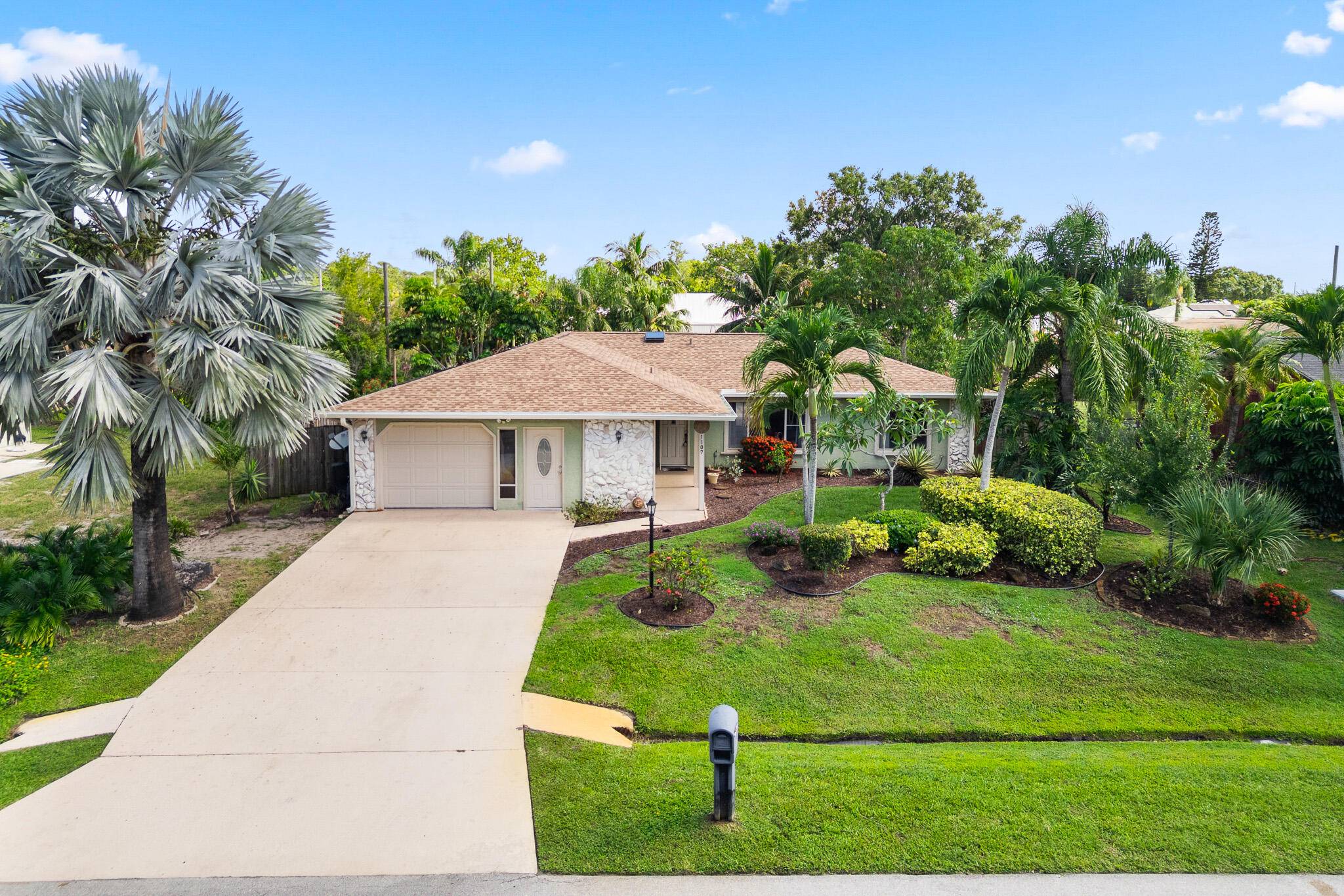 1107 SE Cambridge Drive Single Family Palm Beach