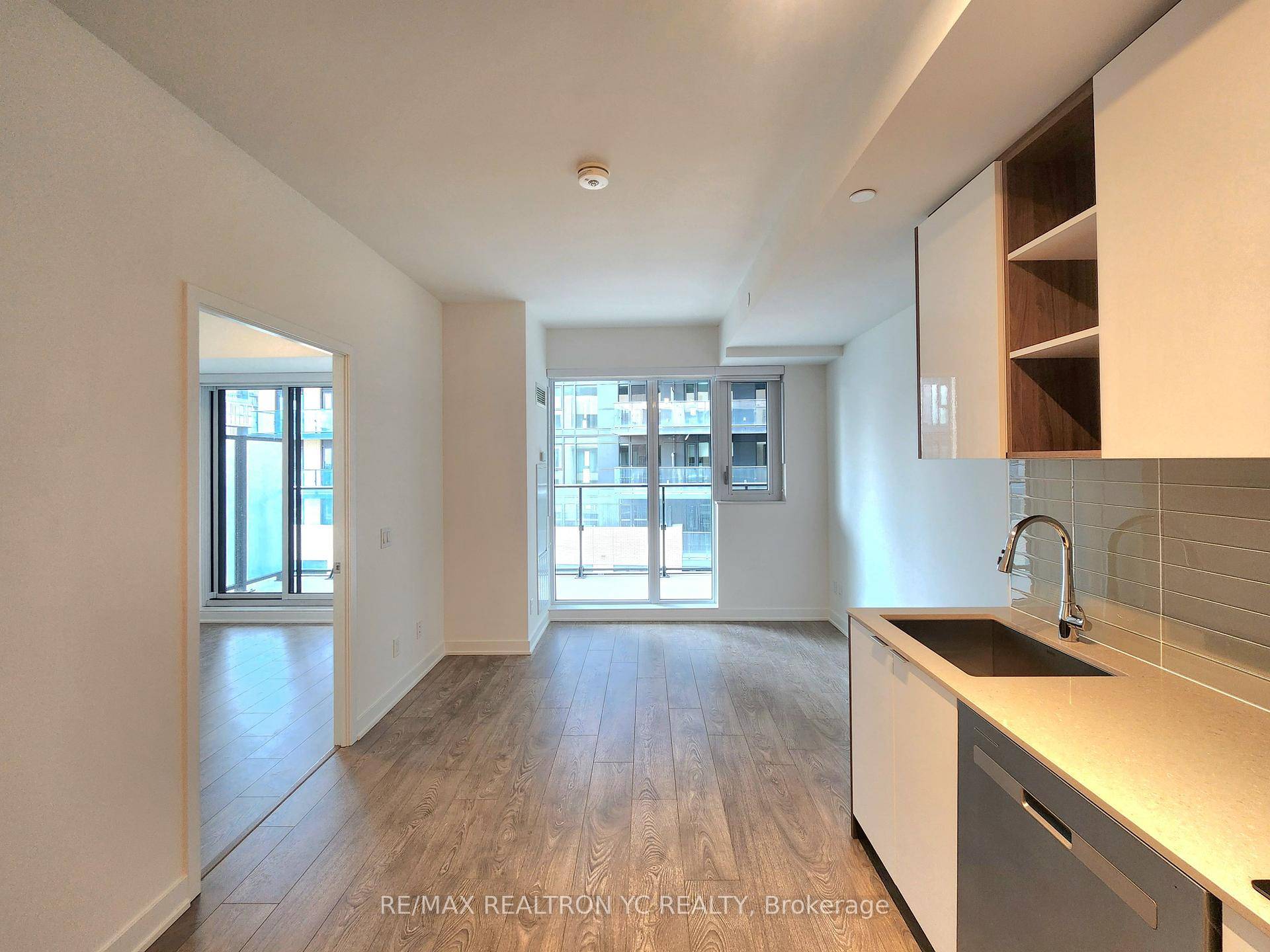 Welcome to your new home in the heart of Toronto's Fashion District !