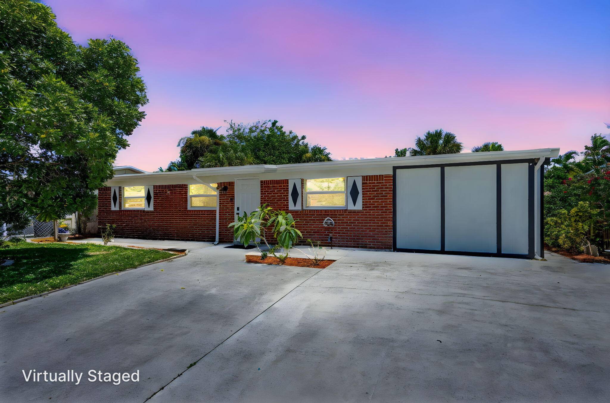 The last time 3852 Catalina Rd, Palm Beach Gardens switched owners was in 1997.