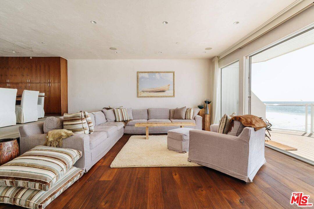 25124   Malibu Rd 3BR Malibu La