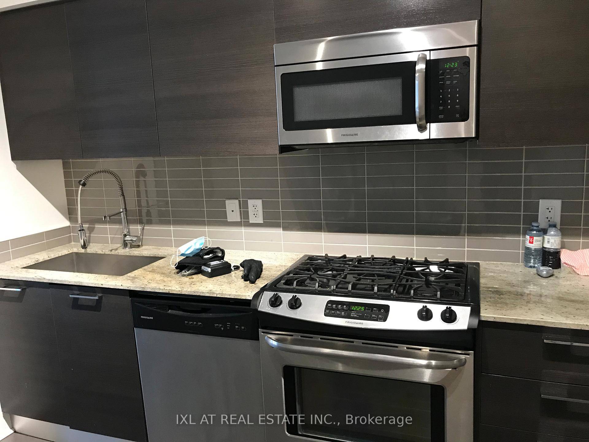 Welcome To Lofts 399 Stunning Sophisticated Lofts In Trendy King West Built By Cresford.