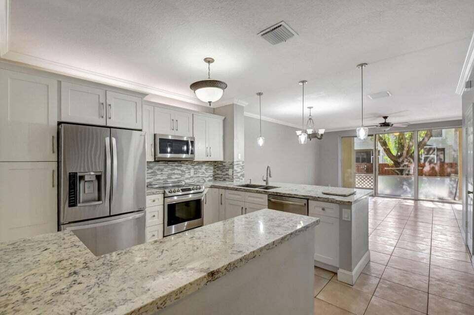 Welcome Home to this stunning 3 bed, 2 1 2 bath 1 car garage townhome.