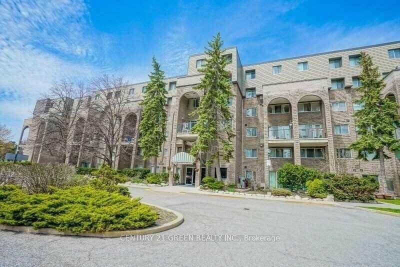 Incredible Opportunity To Lease A Spacious 2 Storey Home In A Highly Desirable North York Location !
