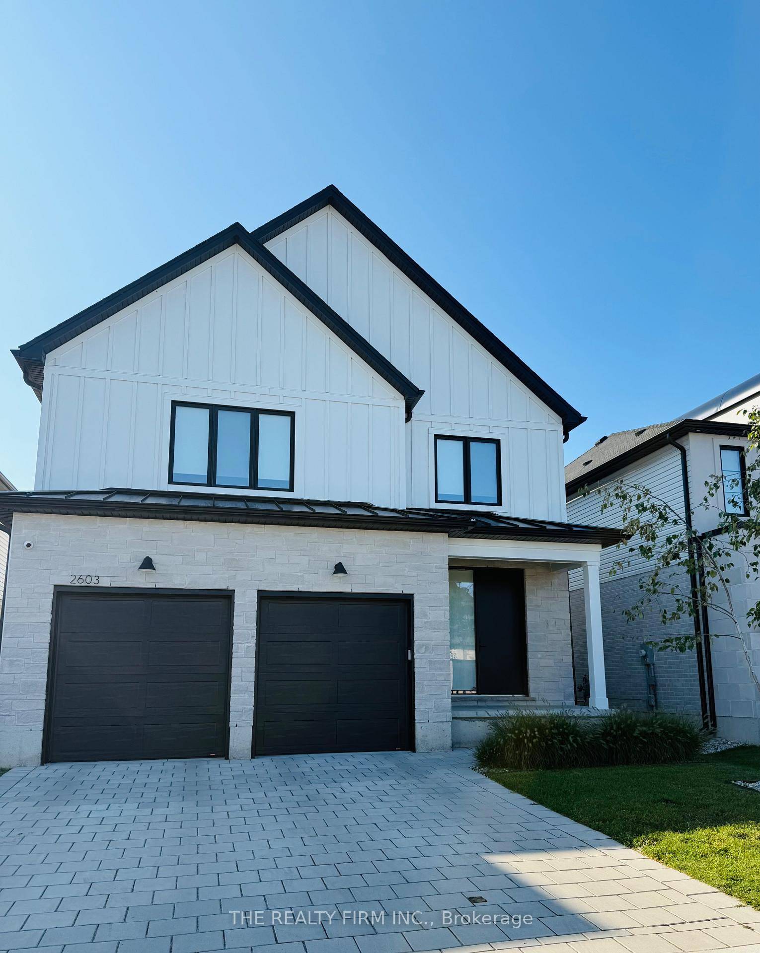 This gorgeous two storey home is the perfect fit for you and your family !