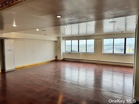 1100 Sf Ft Office for lease on 8th Floor.