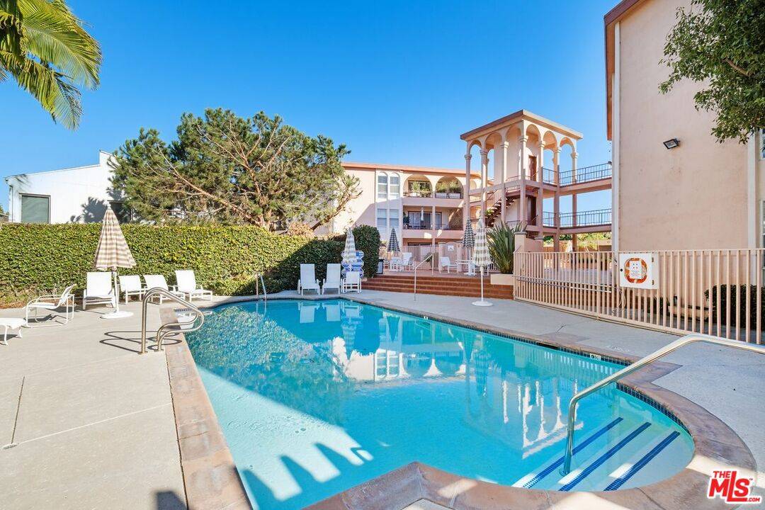 2045 4th St 1.0 Santa Monica LA