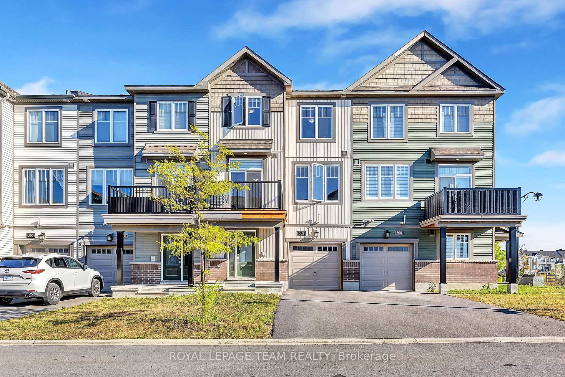 Welcome to 502 Galmoy Way, a beautiful 3 storey townhouse in the highly sought after Half Moon Bay community of Barrhaven.