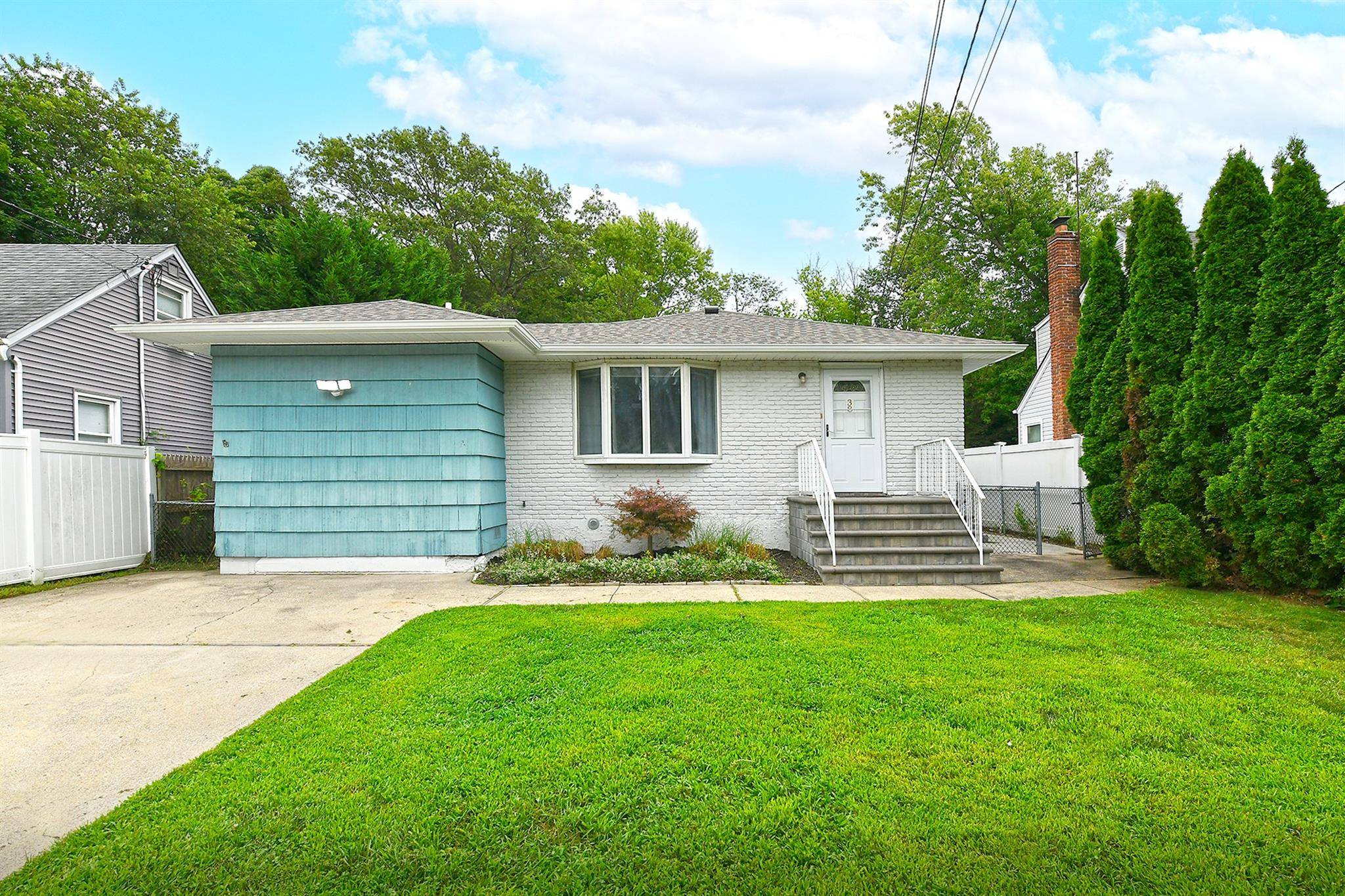 Mint Ranch. Mid Block, 3 Bedroom, 1.