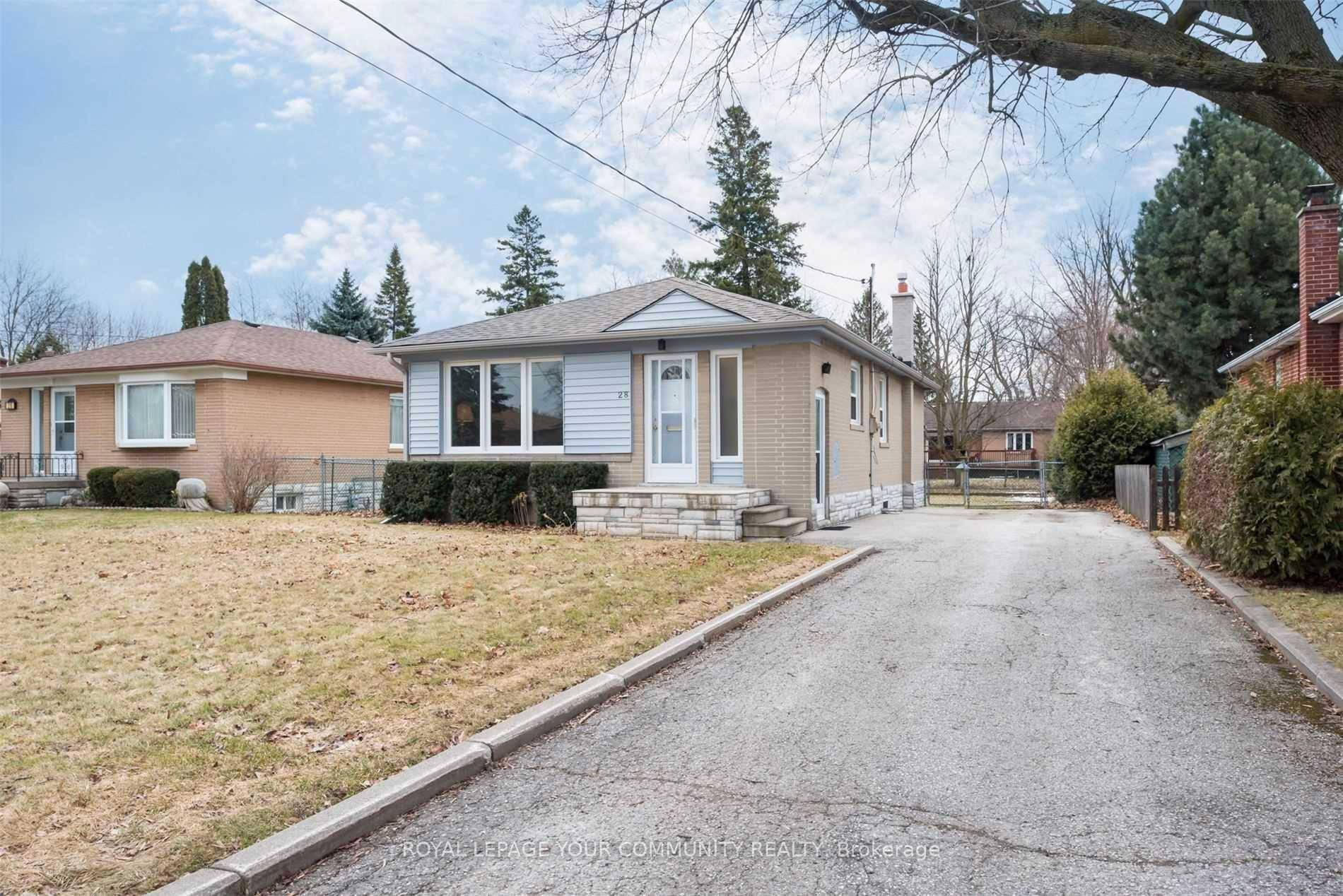 Entire Property In The Heart Of Richmond Hill, Entire House For Lease, High Demand Neighbourhood.