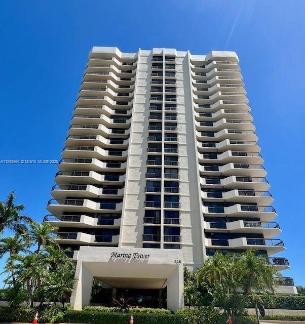 Come enjoy luxury North Palm Beach gated community !