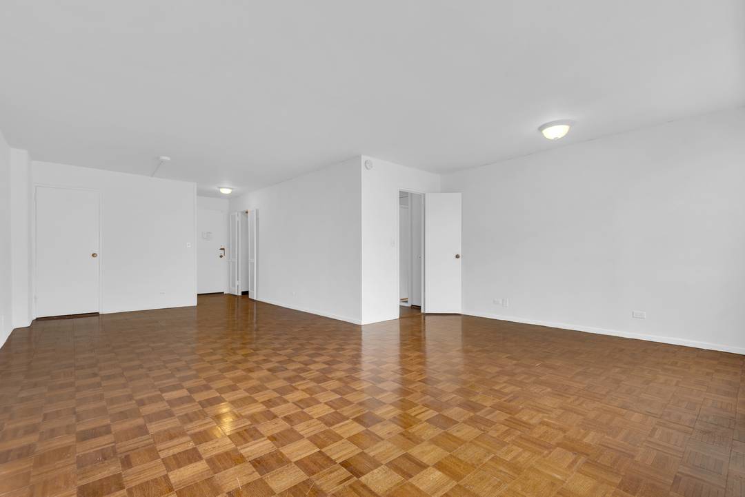 High Floor, Excellent Sunlight.