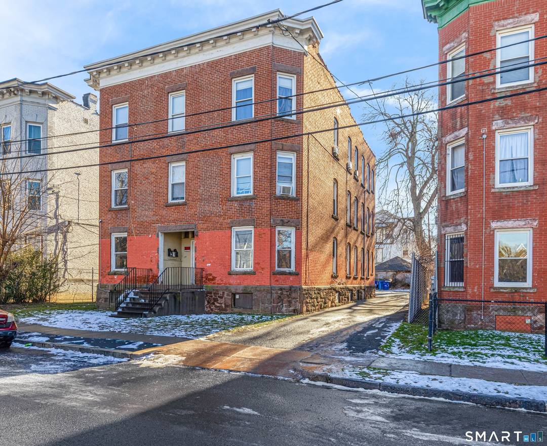 Attractive opportunity to purchase a cash flowing six unit brick multifamily property in Hartford's sought after South End.