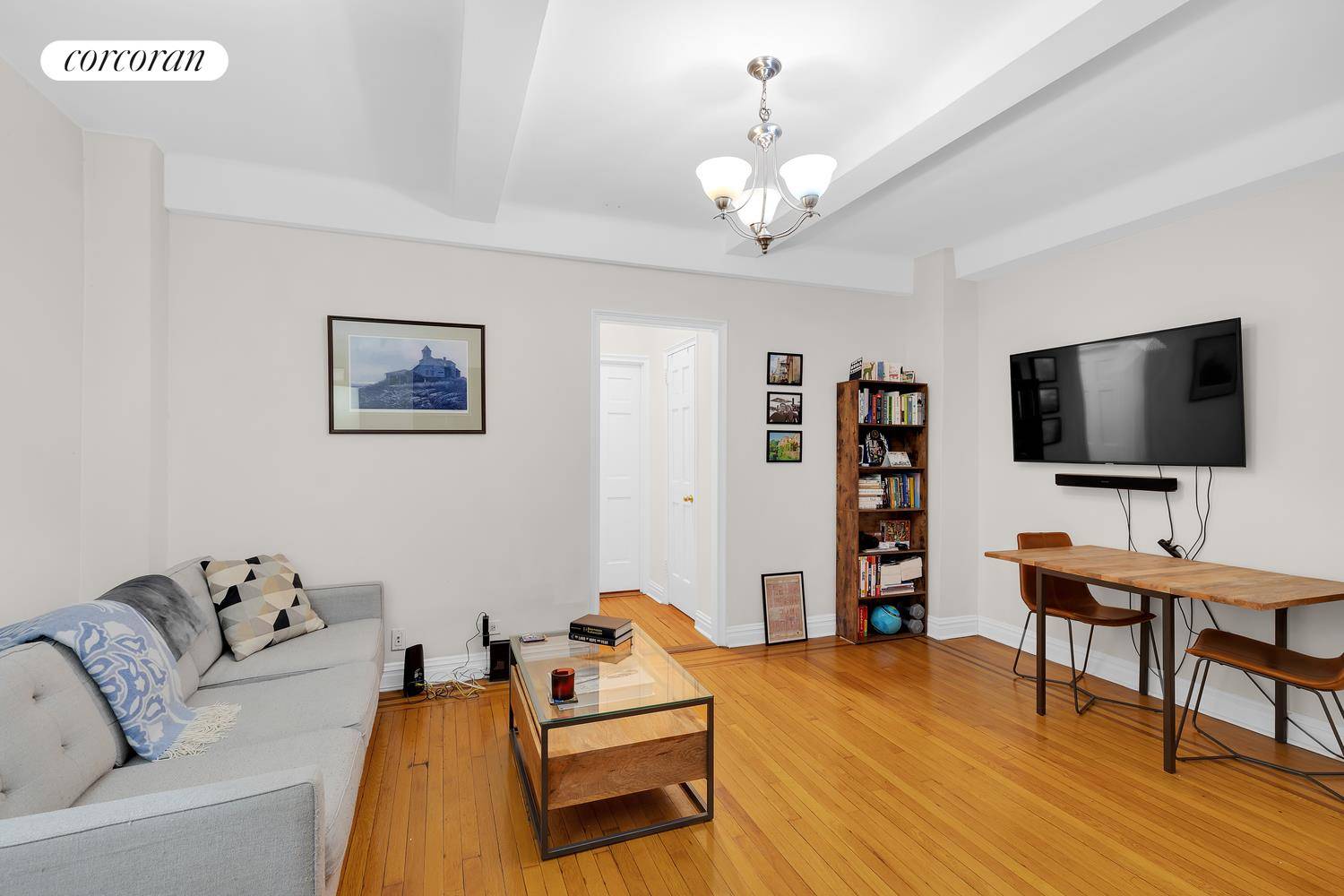THE APARTMENT Welcome to 142 East 49th St, Apartment 2C a spacious and charming 1 bedroom residence brimming with pre war character.