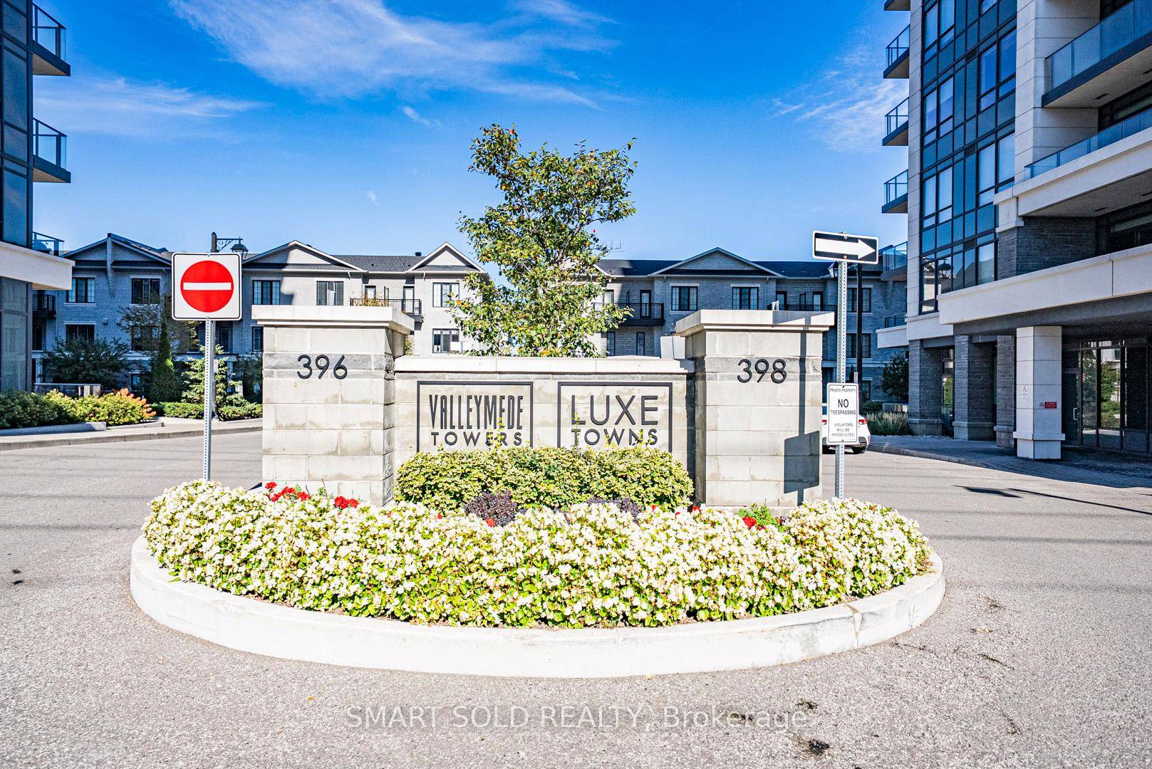 Rarely Offered North West Corner Unit In The Luxurious Valleymede Tower !