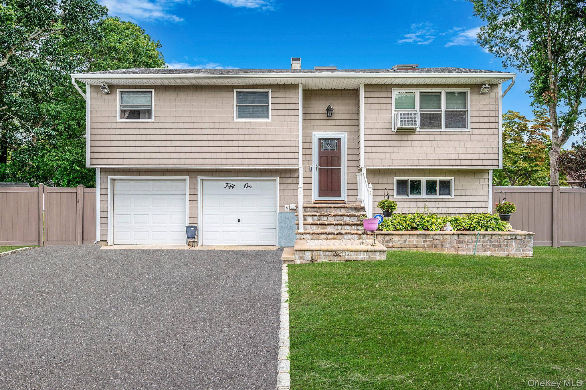 Welcome to 51 Glenmore Avenue in Brentwood.