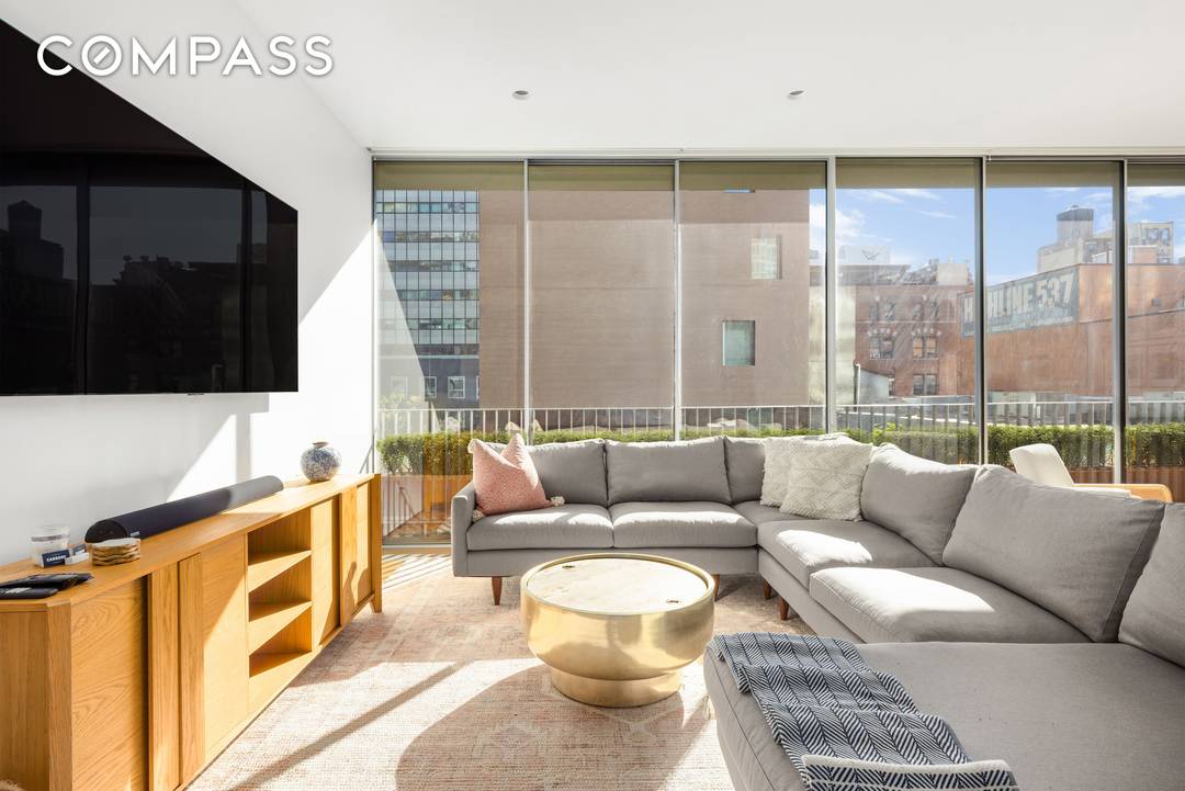 This spacious two bedroom, two and a half bath residence at The Jardim offers modern design and thoughtful details in one of West Chelsea s premier boutique condominiums.