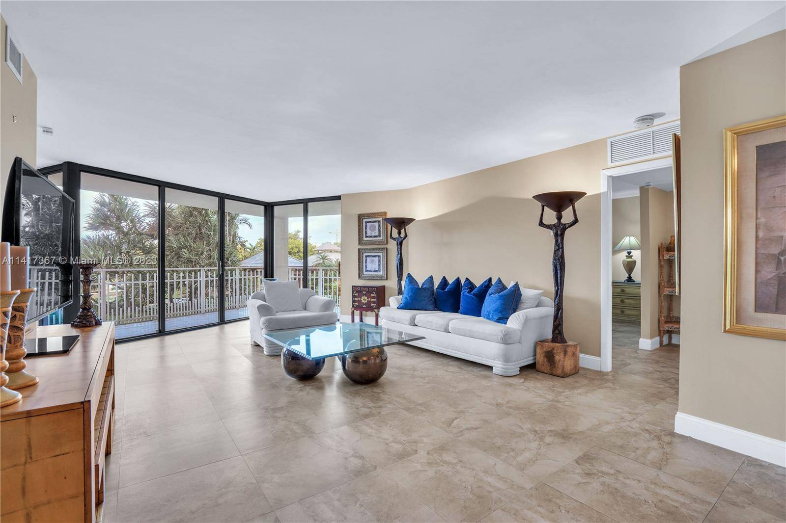 Enjoy this oversized pristine 1b 2ba unit easily be converted to a 2 2 unit with 1312 SF.