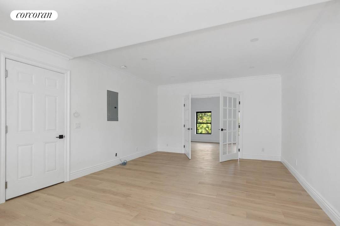 316 Union Street is proof that you don't have to compromise between the Brownstone charm you came to Carroll Gardens for and the amenities and new finishes that new buildings ...