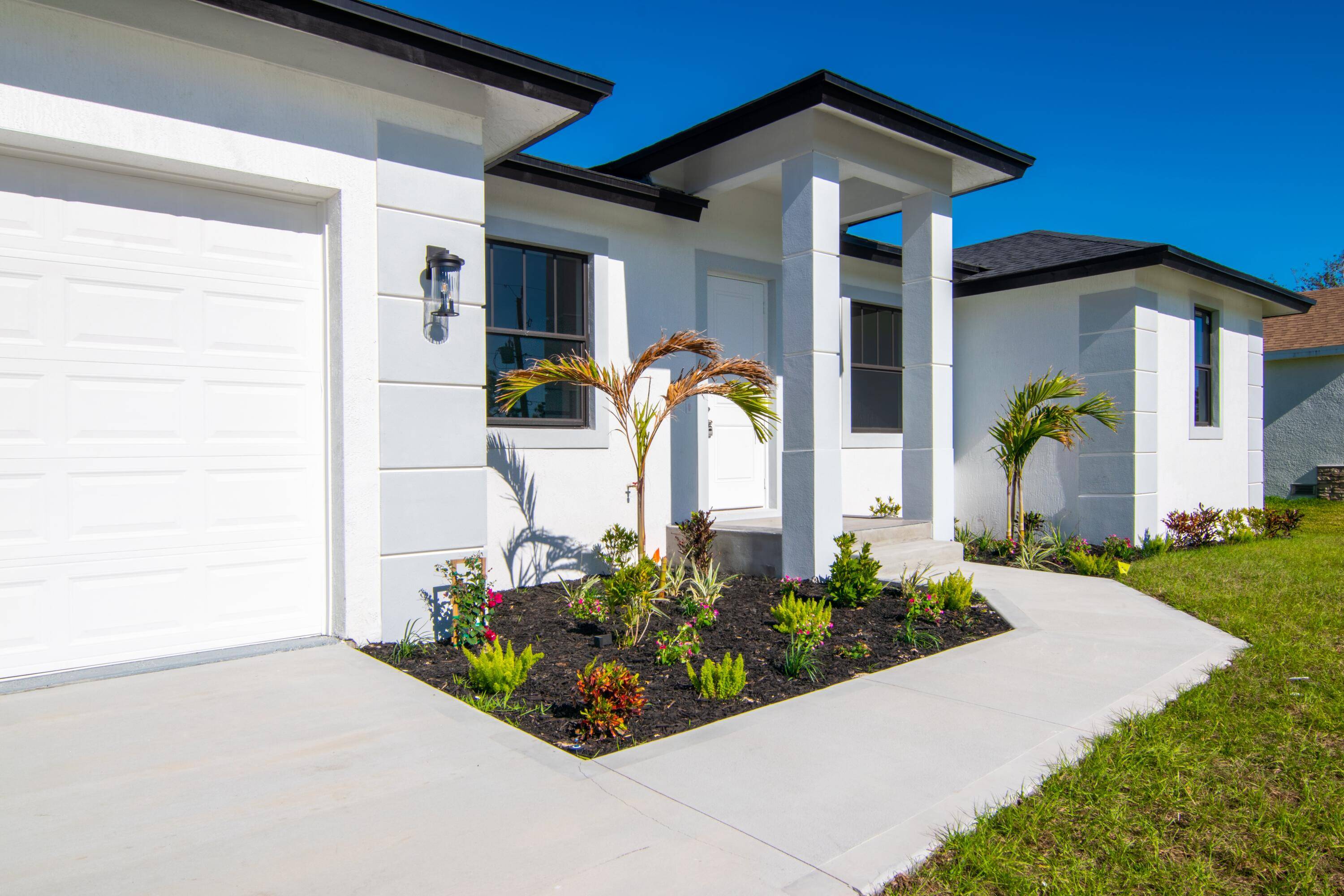 4BR 2BA Single Family Home in Port Charlotte.
