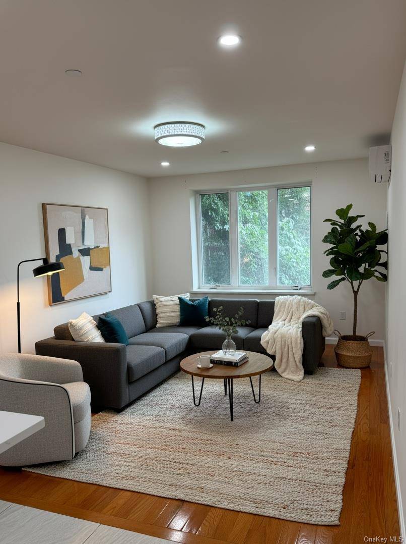 Welcome to this modern 1 bedroom, 1 bathroom condo located in the heart of Sunset Park.