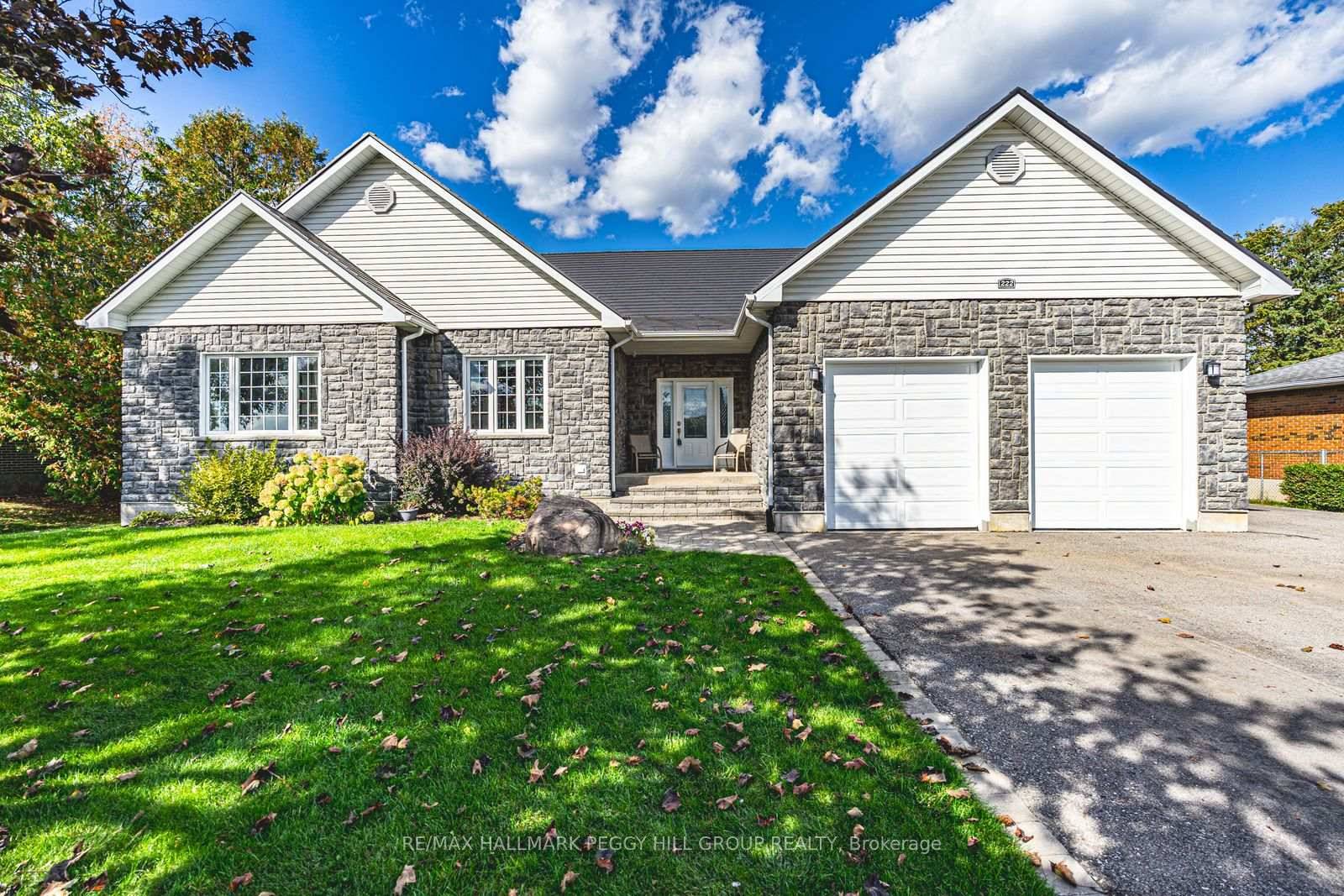 GORGEOUS CUSTOM ICF BUILT BUNGALOW ON A SPRAWLING LOT WITH A WALK UP BASEMENT INCLUDING SPACIOUS SEPARATE LIVING QUARTERS amp ; OVER 3, 600 FINISHED SQ FT !