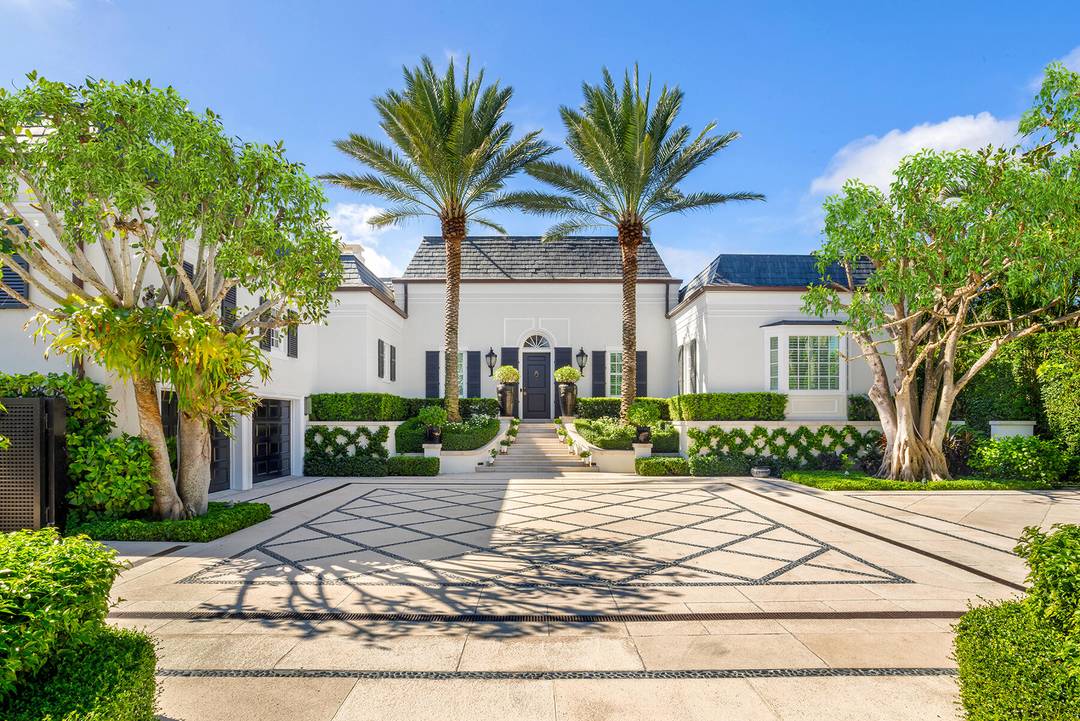 Tucked away on one of Palm Beach's most coveted cul de sacs and just a short stroll from the vibrancy of town, 134 Casa Bendita is a turn key and ...