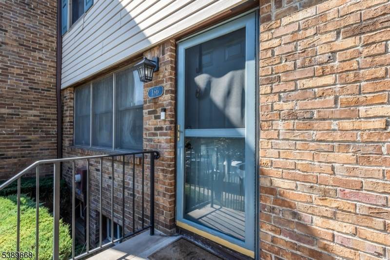 Welcome to this move in ready townhouse located in the desirable Stedwick Village community of Budd Lake.