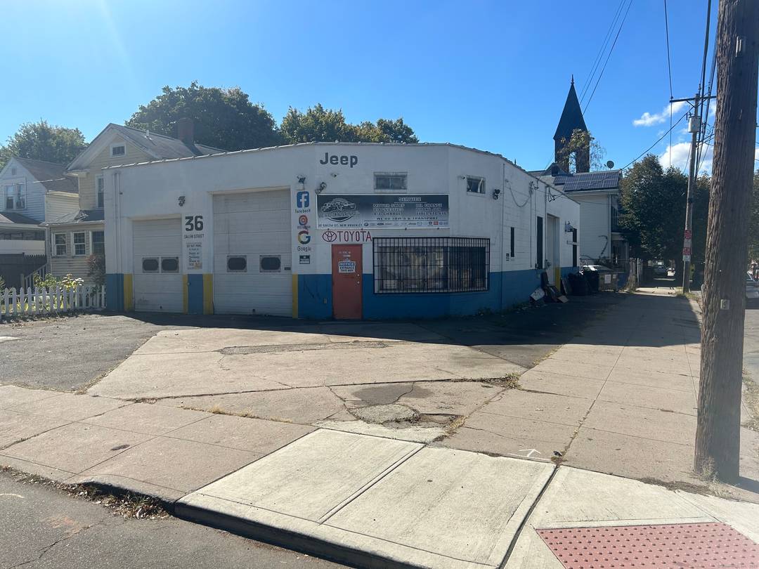 FOR SALE COMMERCIAL PROPERTY in OPPORUNTITY ZONE offering tax advantages to investors.