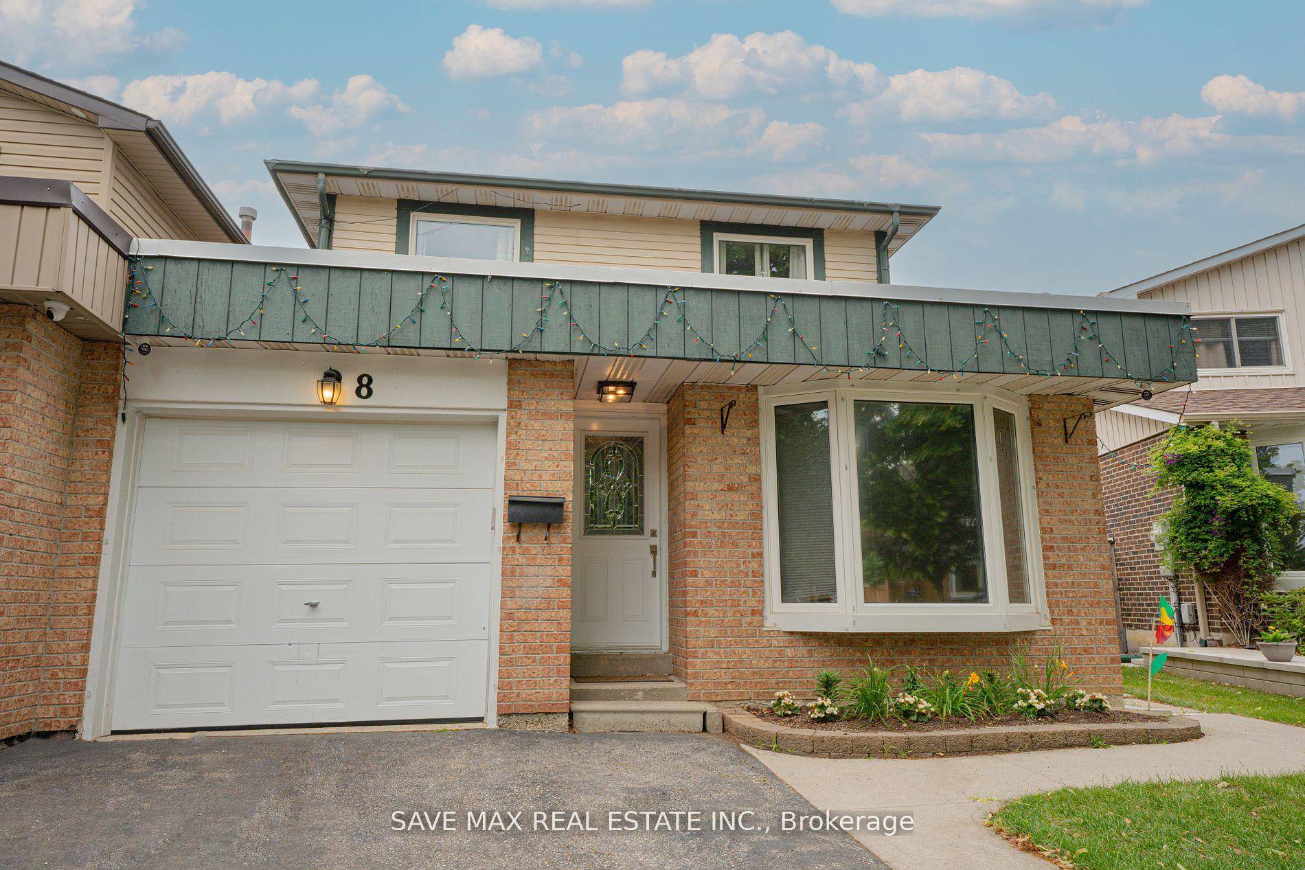 Welcome to this stunning 3Bedrooms, 3Bathrooms home, boasting numerous upgrades and a fully equipped legal basement suite, It includes a separate entrance, its own laundry facilities, a full kitchen with ...