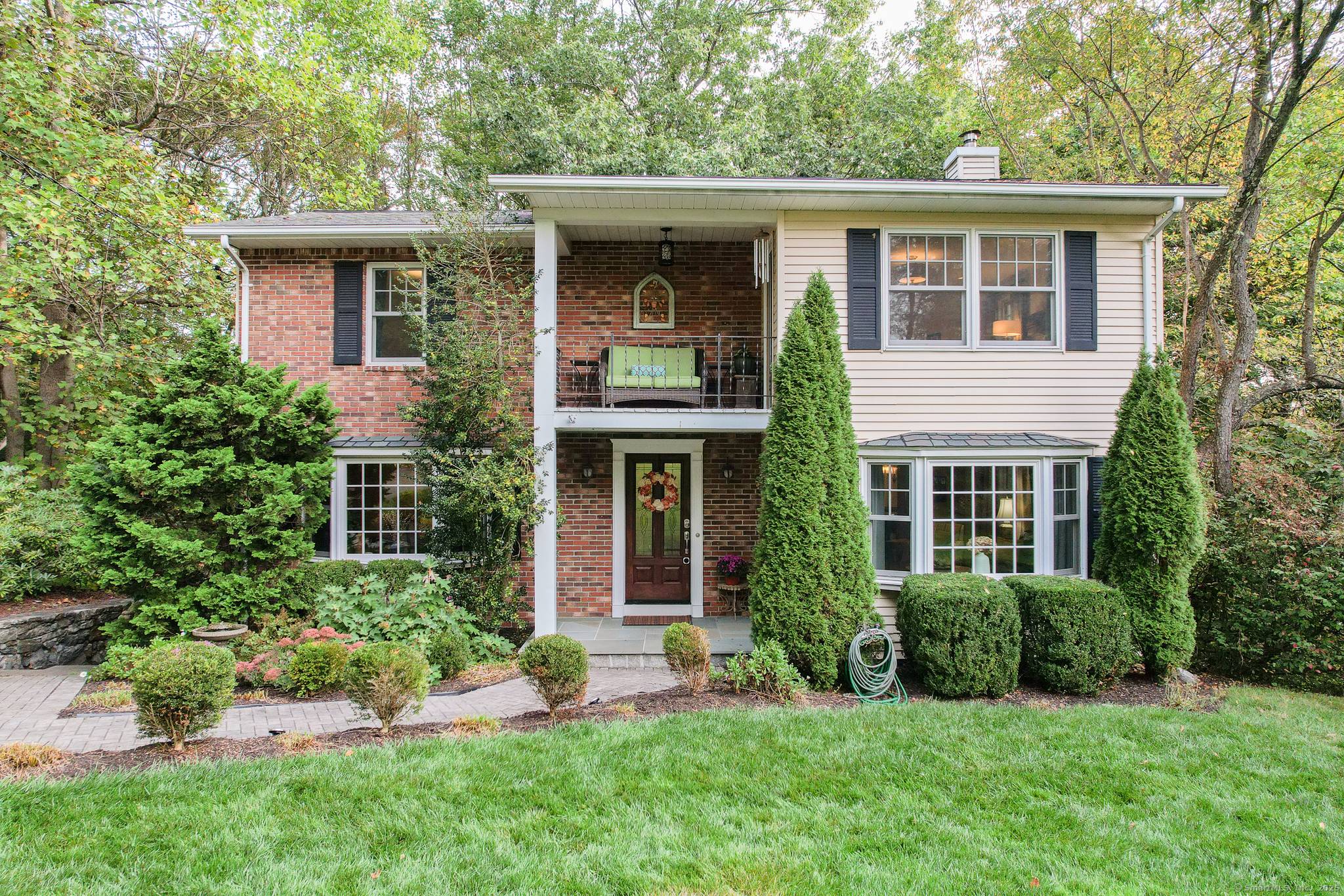 Welcome to this stunning Colonial that's full of charm and curb appeal !
