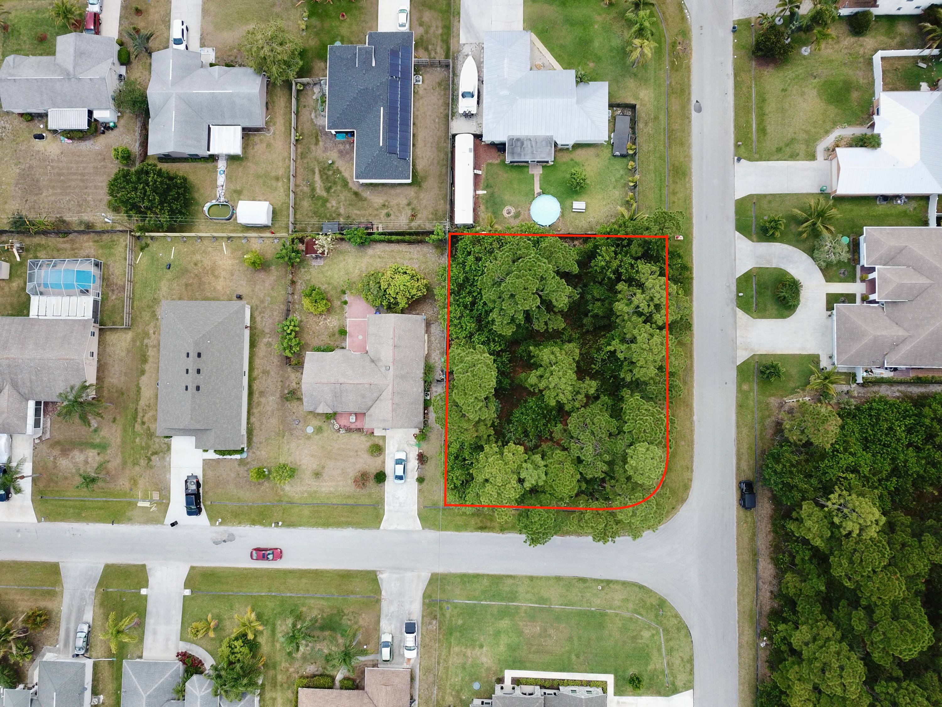 This is a great oversized corner lot in the highly desirable Becker Gatlin area.