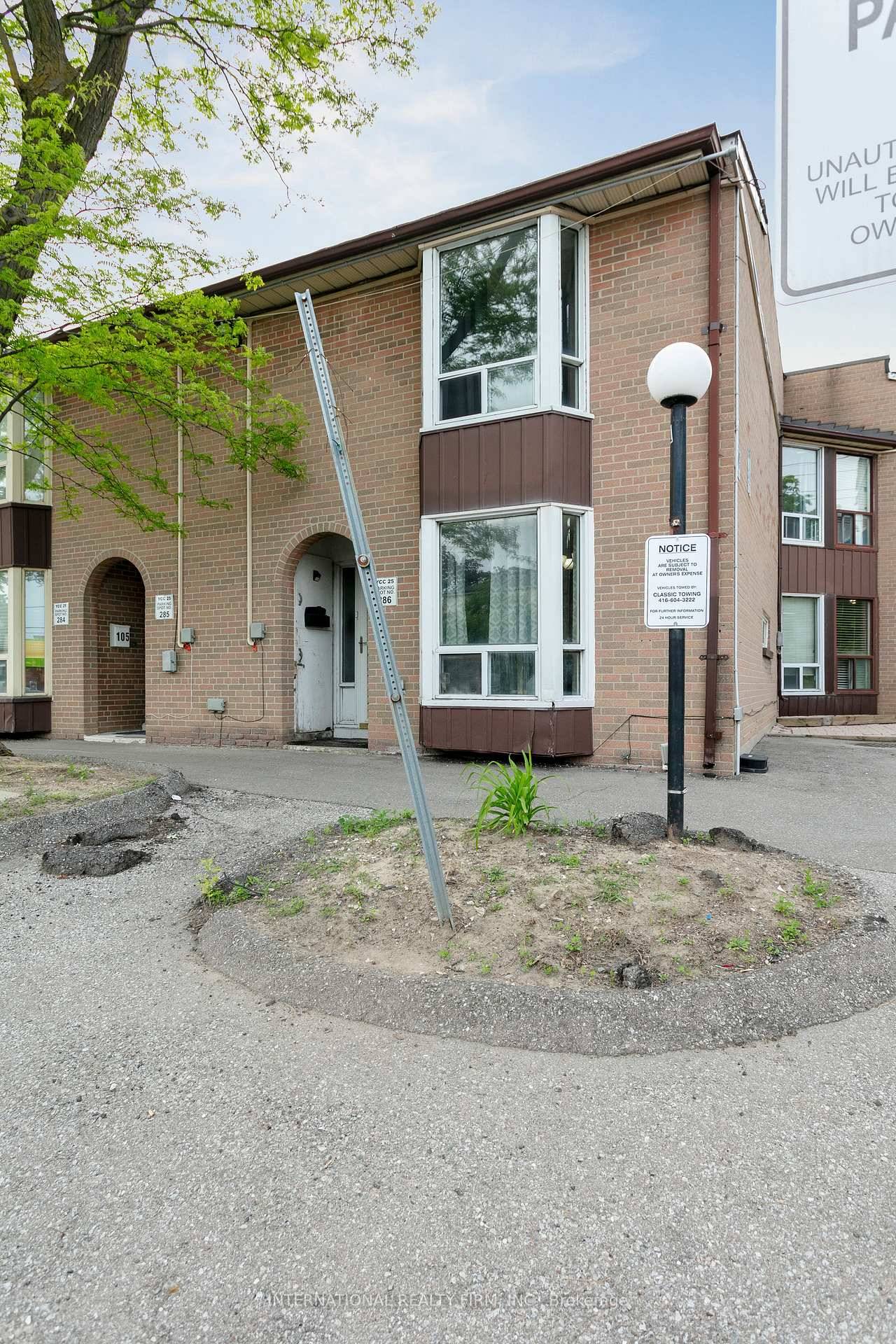 Discover The Perfect Blend Of Comfort And Convenience In This Bright And Spacious 3 Bedroom, 2 Bathroom Corner Unit Townhouse !
