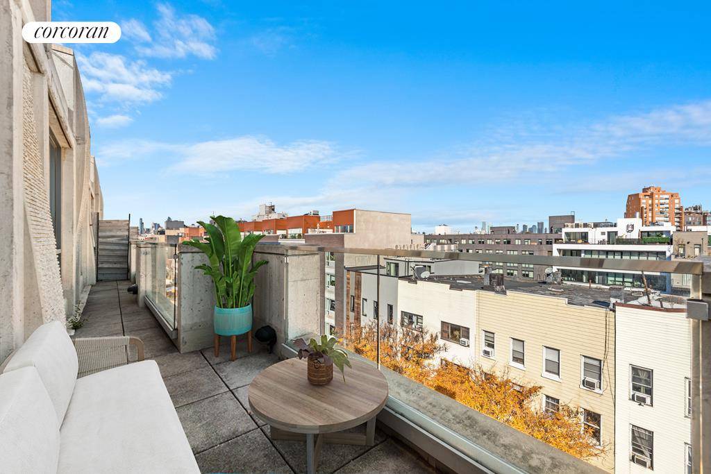 Make Williamsburg your home with this top floor two bedroom, two bathroom apartment with tons of natural light and open views !