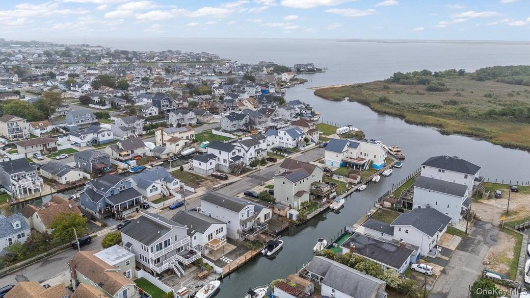 Priced reduced ! ! Live the waterfront lifestyle every day.