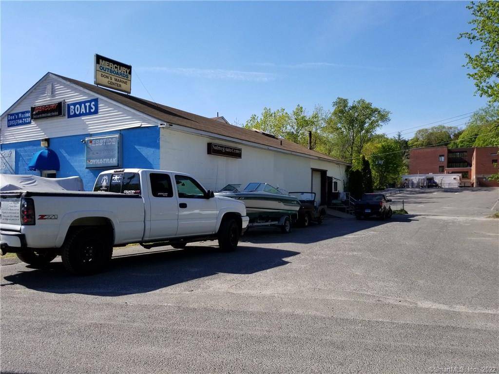 Multi use 3800 SF building located on 1.