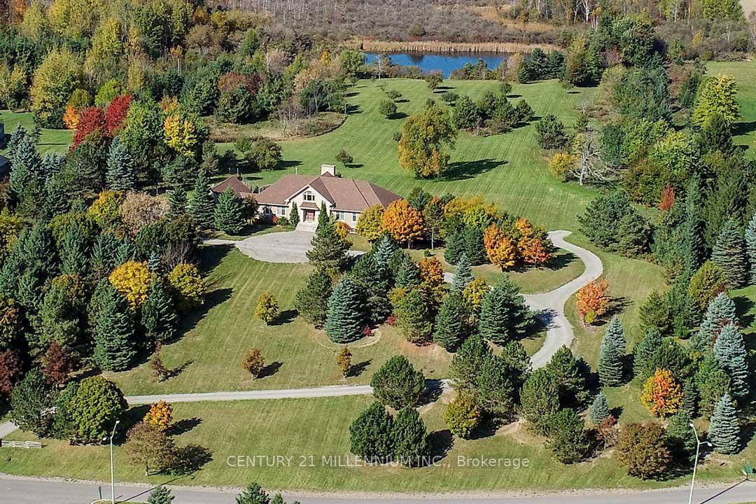 On a prestigious cul de sac, mins outside Alton amp ; Orangeville, is this outstanding custom designed 3 2 bed, 3.